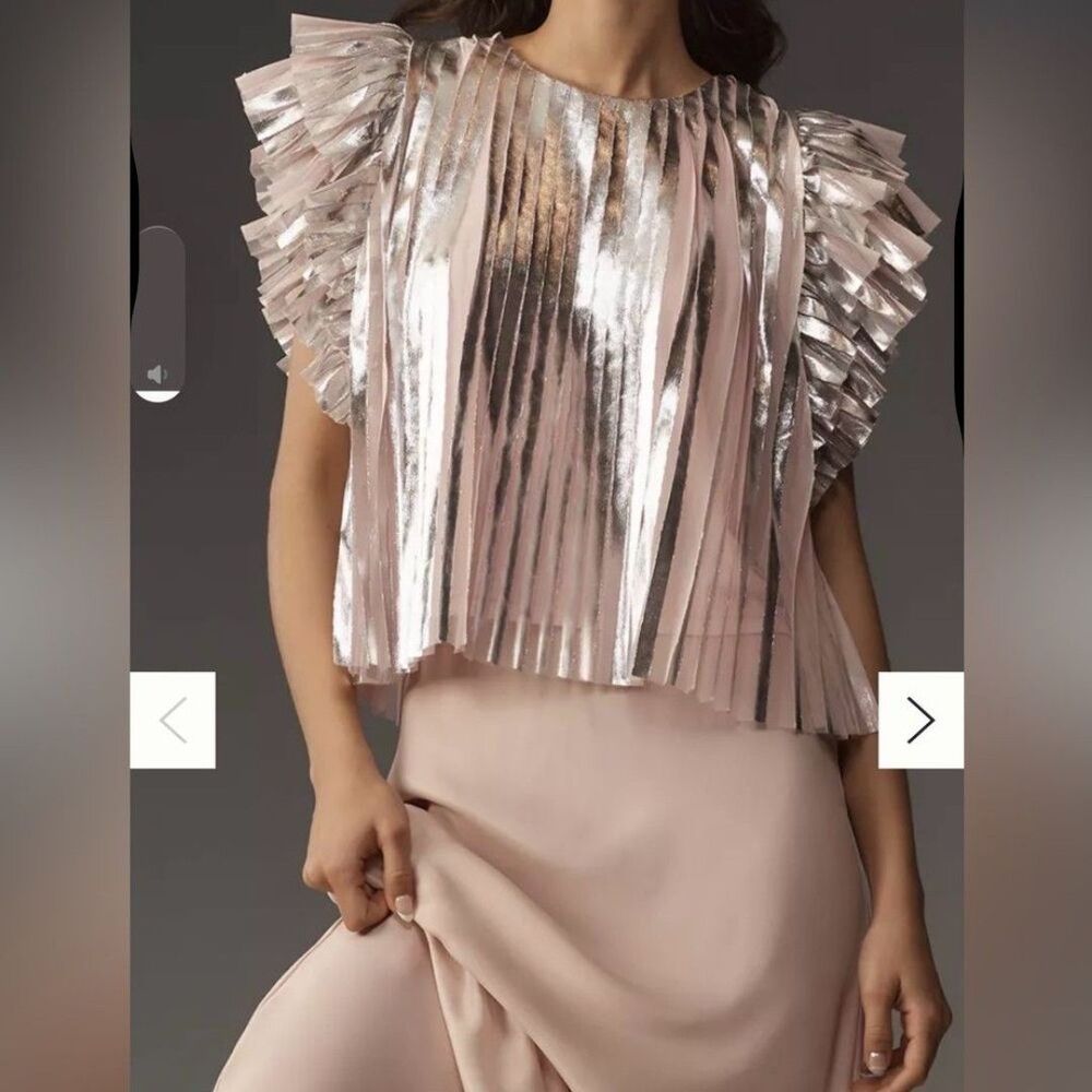 By Anthropologie Flutter-Sleeve
Foil Pleated Top Womens M
